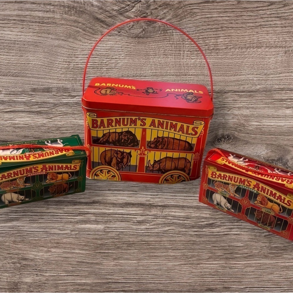 Collectable 1995 Nabisco Barnum's Animals square tin w/ two cardboard boxes
